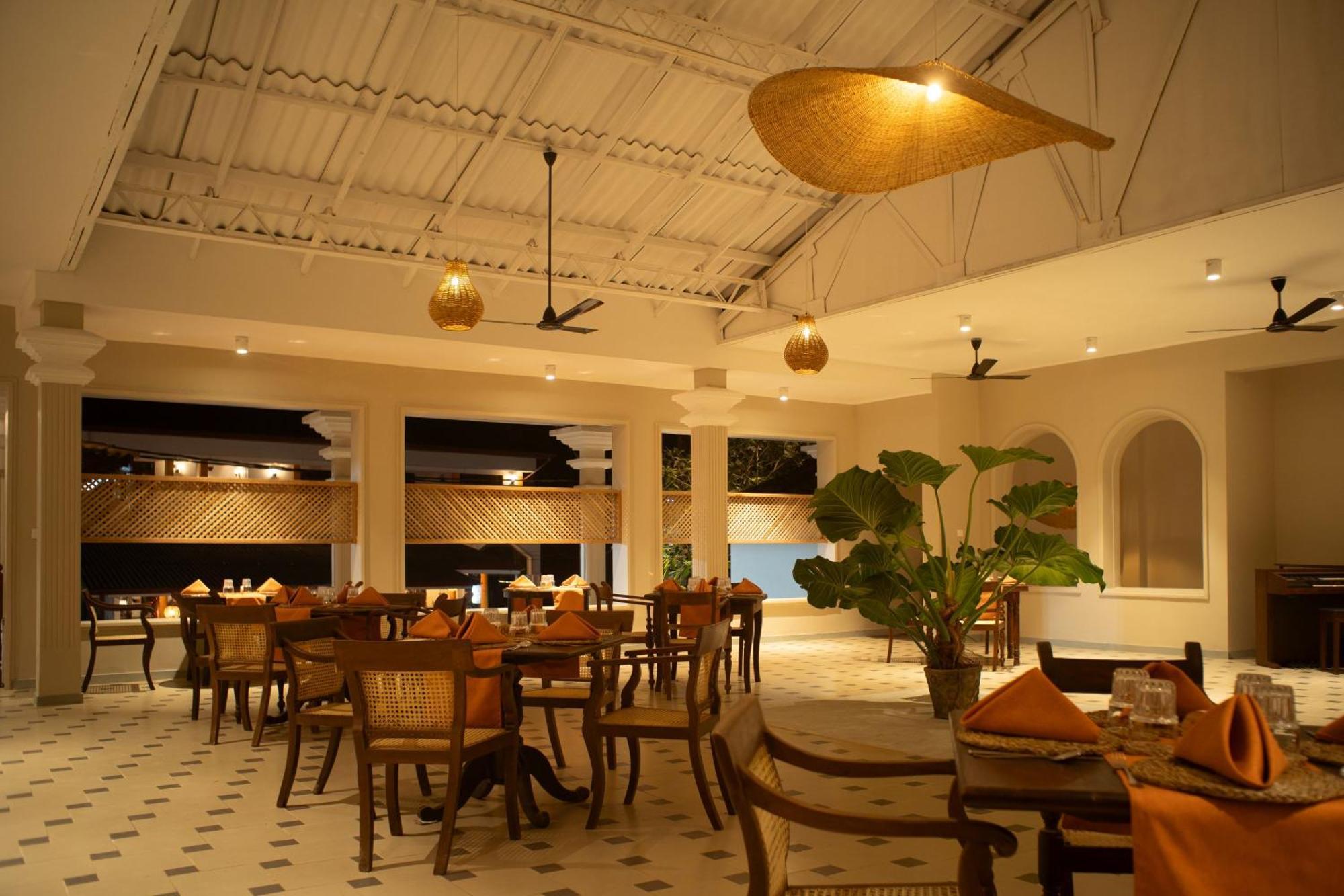 Neevana Hotel Hikkaduwa Exterior photo